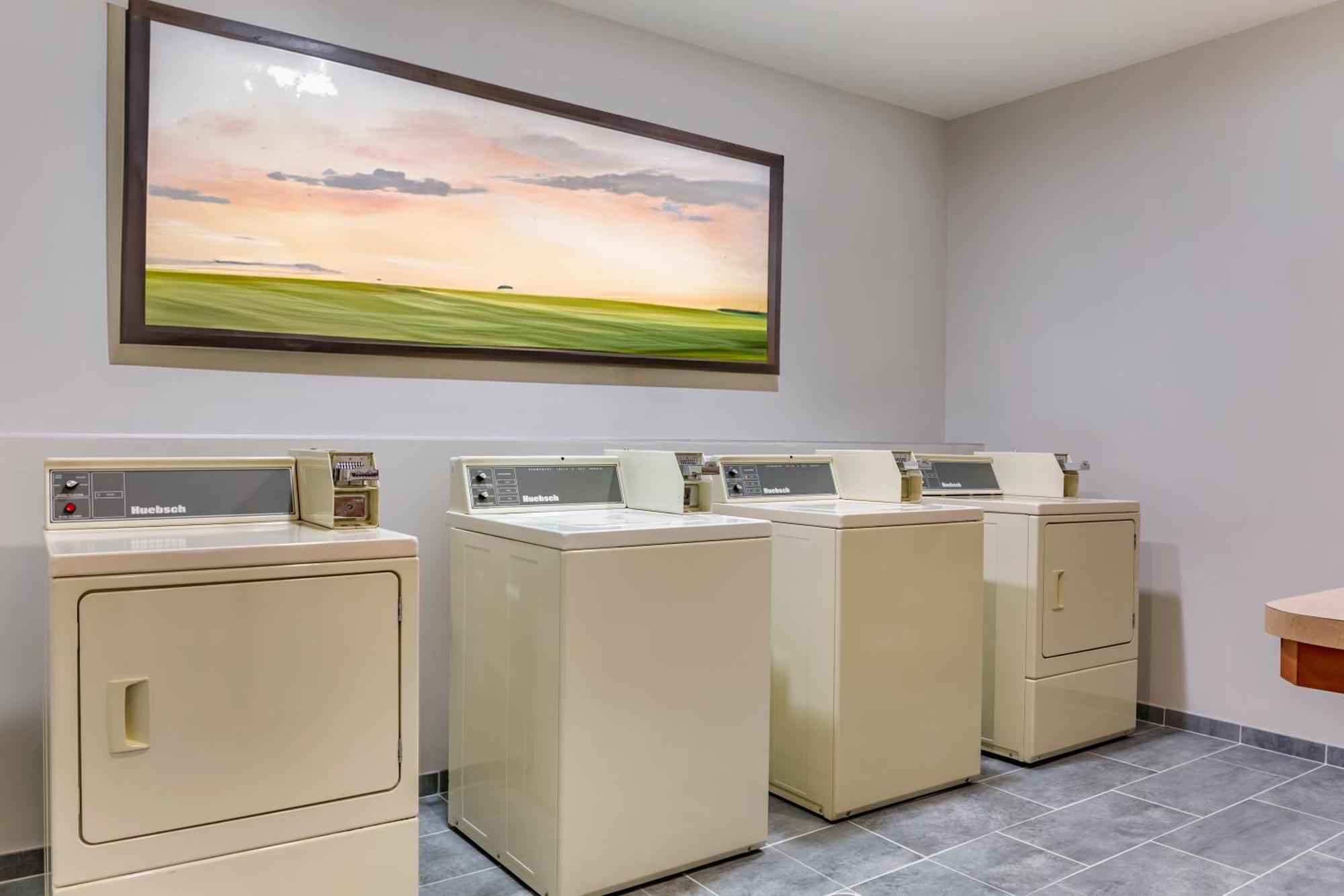 Comfort Inn & Suites Rapid City Near Mt Rushmore Esterno foto