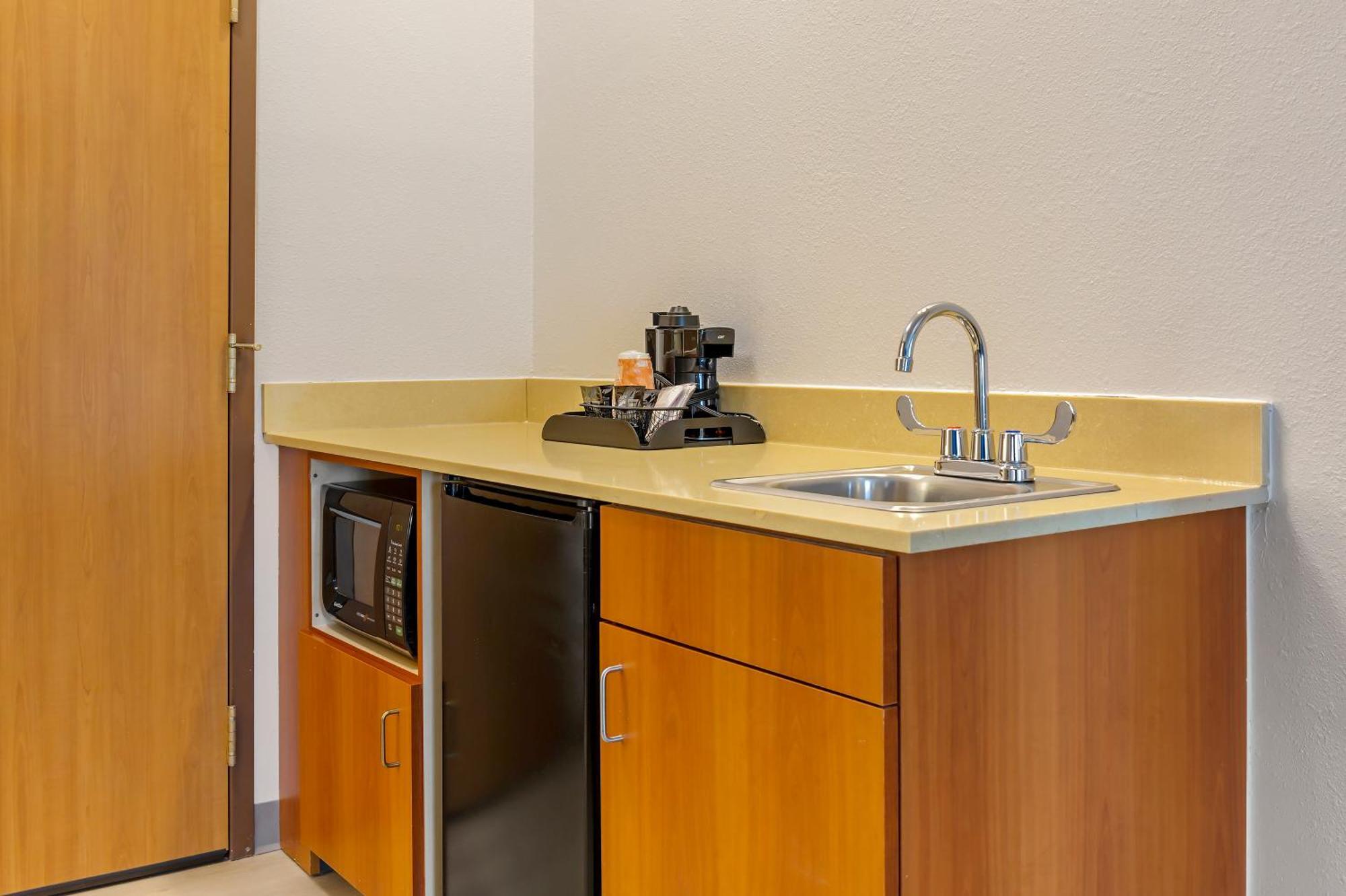 Comfort Inn & Suites Rapid City Near Mt Rushmore Esterno foto