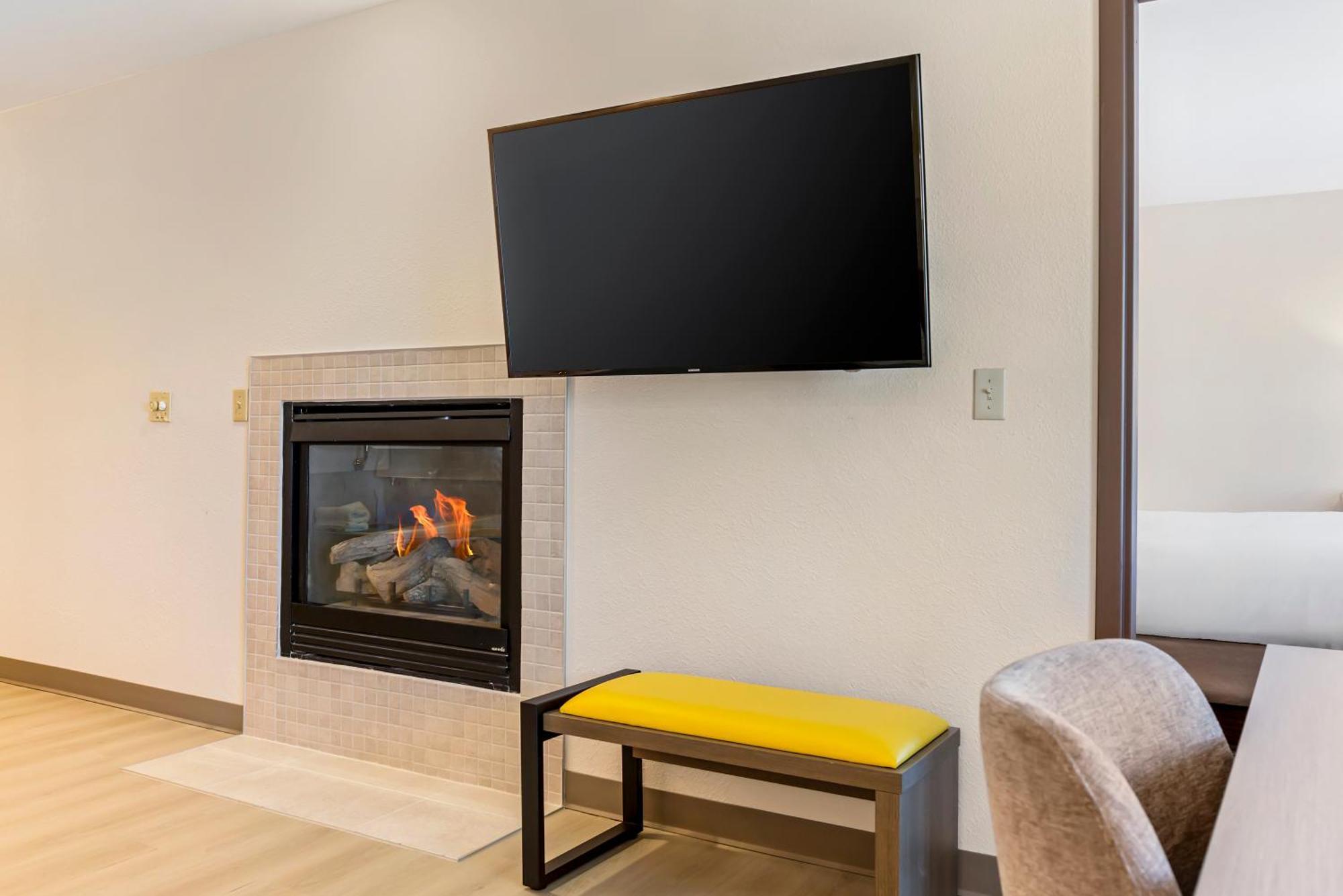 Comfort Inn & Suites Rapid City Near Mt Rushmore Esterno foto