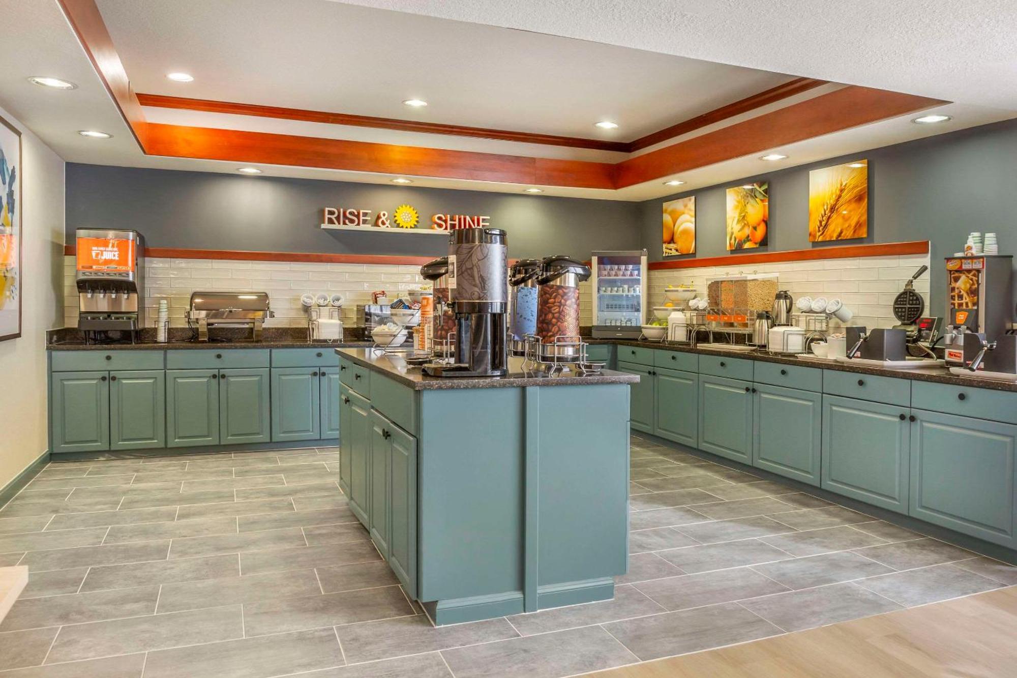 Comfort Inn & Suites Rapid City Near Mt Rushmore Esterno foto