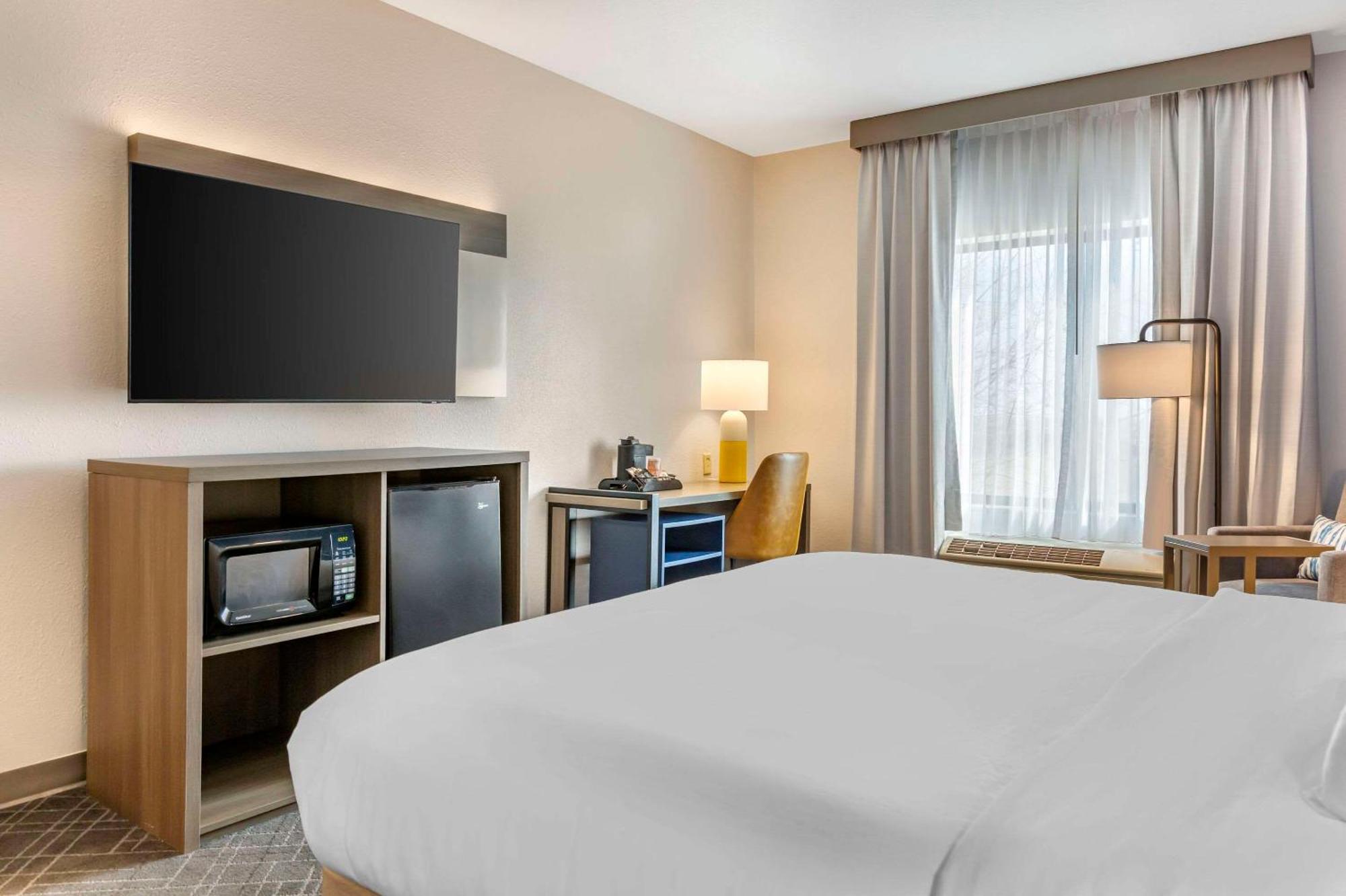 Comfort Inn & Suites Rapid City Near Mt Rushmore Esterno foto