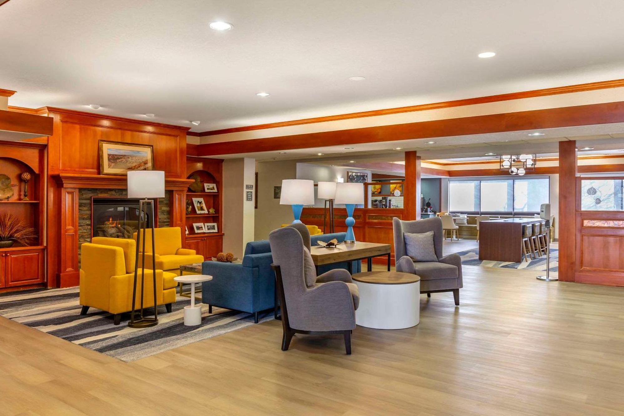 Comfort Inn & Suites Rapid City Near Mt Rushmore Esterno foto