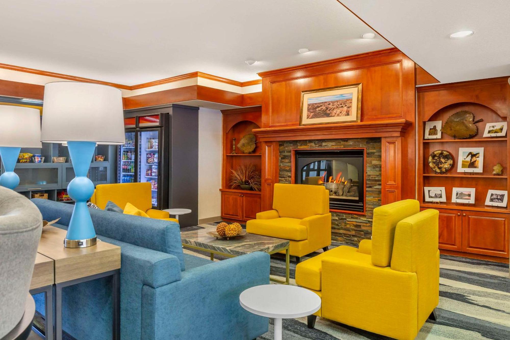 Comfort Inn & Suites Rapid City Near Mt Rushmore Esterno foto