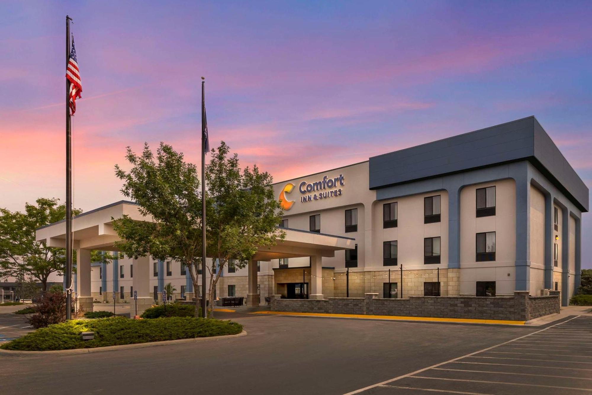 Comfort Inn & Suites Rapid City Near Mt Rushmore Esterno foto